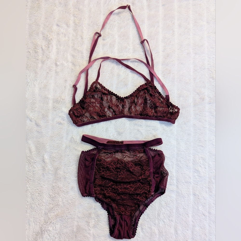 Lace Bralette and High-Waist Panty Set - Burgundy